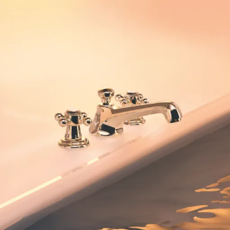Mezcladora de lavabo clásica de tres piezas con manerales tipo cruz