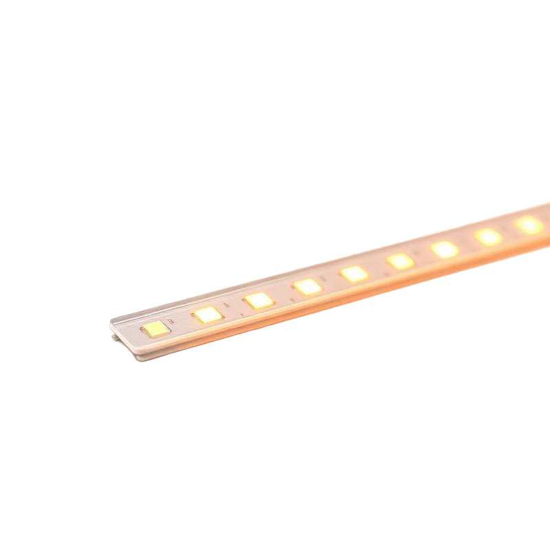 Perfil de aluminio con tira LED encendida en luz cálida